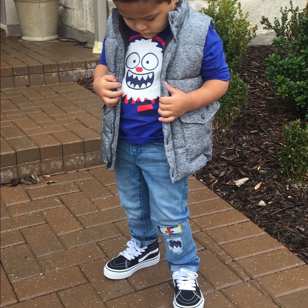 3T Gap Toddler Boys Outfit, Shirt & Pants only.